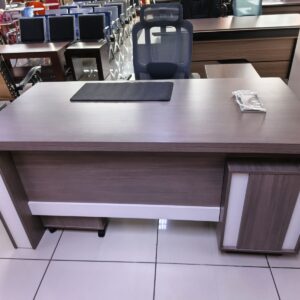 1.6m Executive desk